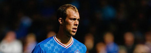 Dos jugadores del Glasgos Rangers se bajan su sueldo un 75%