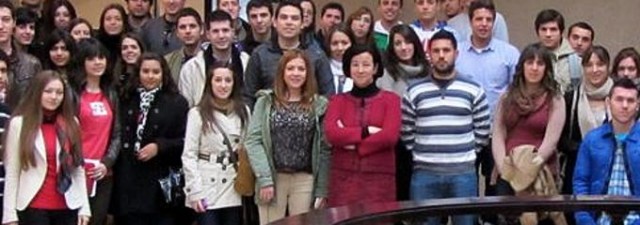 Un centenar de alumnos de la UPV aprenden el funcionamiento de los mercados en la Bolsa de Valencia y la FEBF‏