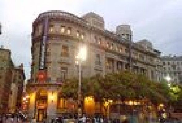 CatalunyaCaixa adelanta saneamientos para integrarse en otra entidad antes de verano