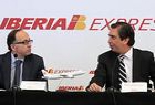 Iberia Express nace con costes laborales de menos de la mitad que los de su matriz