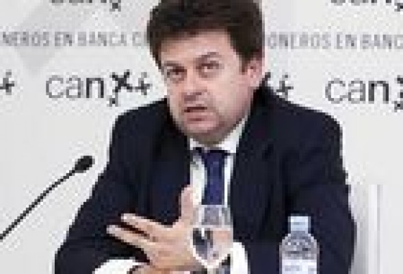 Funcas ve positiva la unión de Caixabank y Banca Cívica para sanear el sector