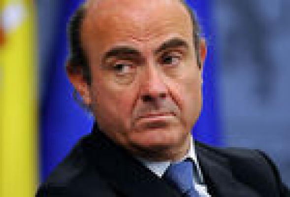 El Gobierno acelerará proceso de fusiones bancarias y ve positiva compra de Banca Cívica