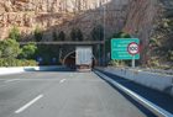 Las empresas concesionarias de autopistas piden abiertamente la generalización de los peajes