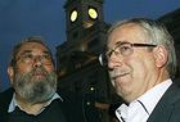 Toxo y Méndez piden desde la Puerta del Sol respetar el derecho a la huelga