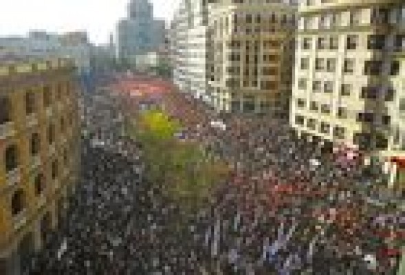 La huelga concluye con una multitudinaria manifestación