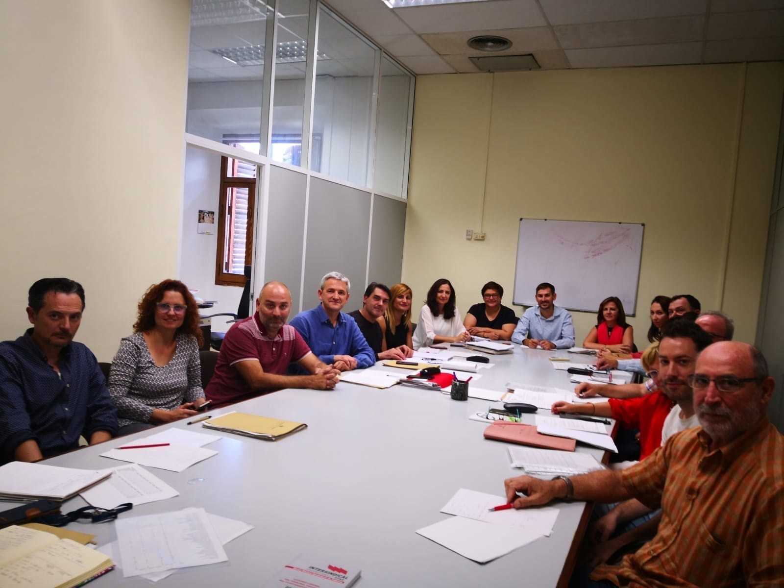 València aprueba una oferta de ocupación pública de 351 plazas, con 50 de Policía y 38 de bomberos