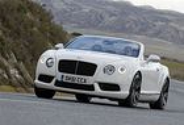 <strong>Bentley exhibe su nuevo descapotable</strong>