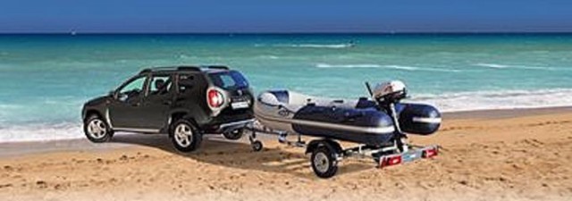 Dacia incluye una lancha Zodiac <br />como equipamiento de su todoterreno Duster