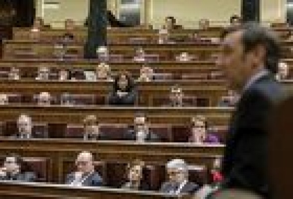El PP saca adelante la ley del 'deficit cero' 