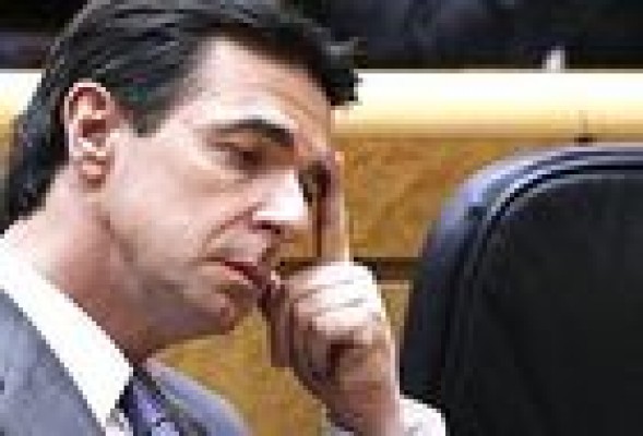 El ministro Soria no descarta problemas para más empresas españolas