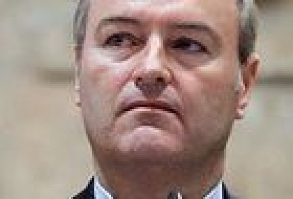 Fabra cree que no se rescatará a la Comunitat