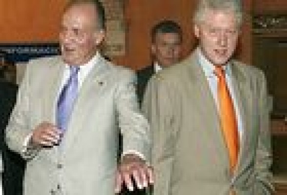 De Clinton al Rey, dos formas opuestas de pedir perdón (o casi)