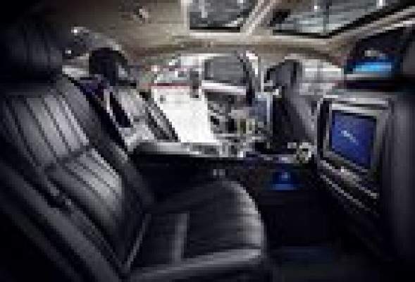 Jaguar profundiza en el lujo con el XJ Ultimate