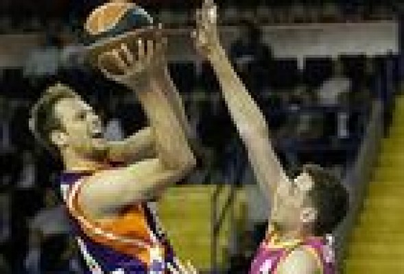 Banca Cívica pasa por encima de Valencia Basket (65-58)