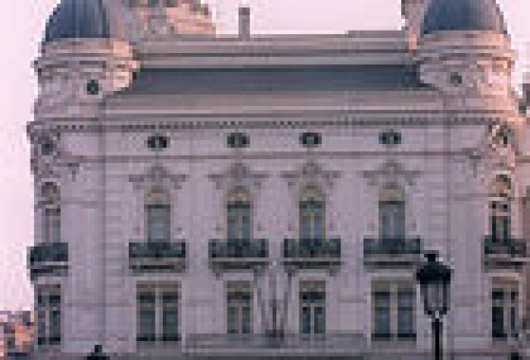 Bancaja usará sus ahorros para financiar la Obra Social si no hay dividendos de BFA