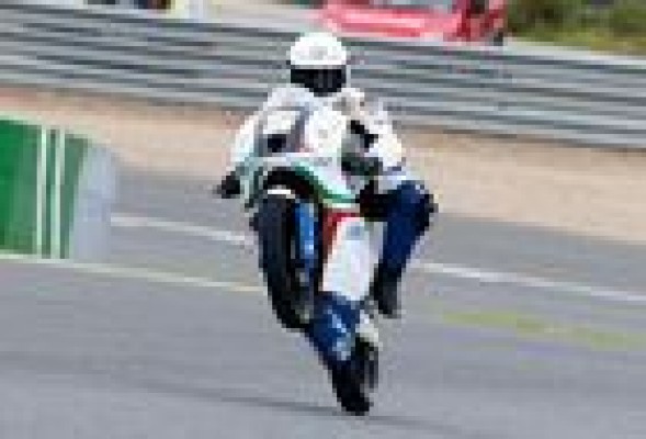Fenati gana en Moto3 y es líder 