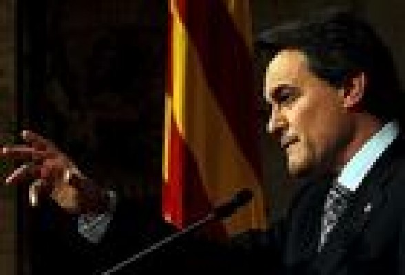 Cataluña se expone a intervención si incluye la deuda al Estatut como ingreso