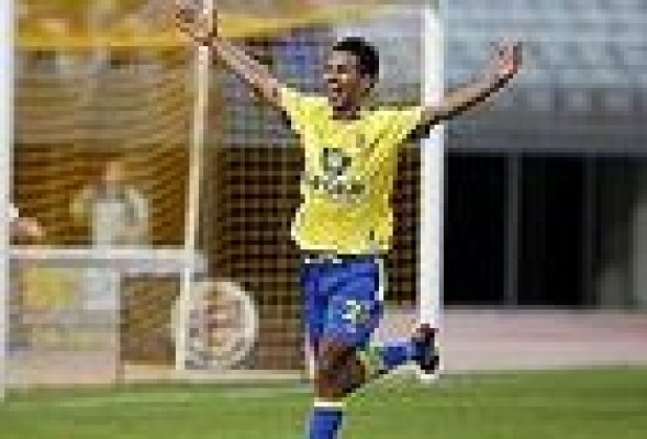 El Valencia confirma a su primer fichaje para la 2012-13, Jonathan Viera 