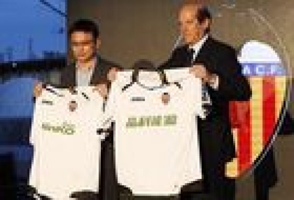 Jinko Solar y el Valencia presentaron su acuerdo por dos años más 