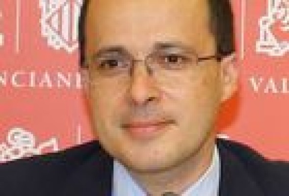 La oposición exige que Olivas siga los pasos de Rato 