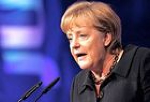 La canciller Ángela Merkel reitera que Grecia debe continuar en la zona euro