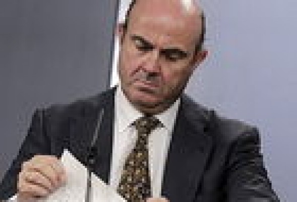Economía da un mes más a la banca para anunciar fusiones, hasta el 30 de junio