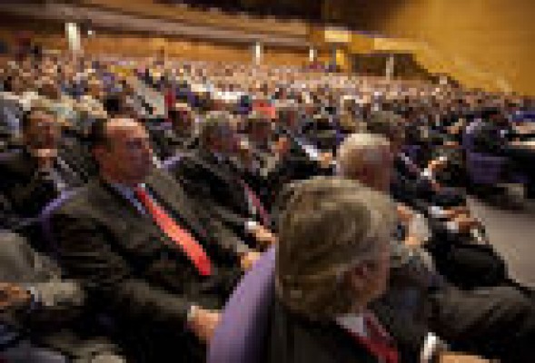Presencias y ausencias en la histórica junta del Banco de Valencia