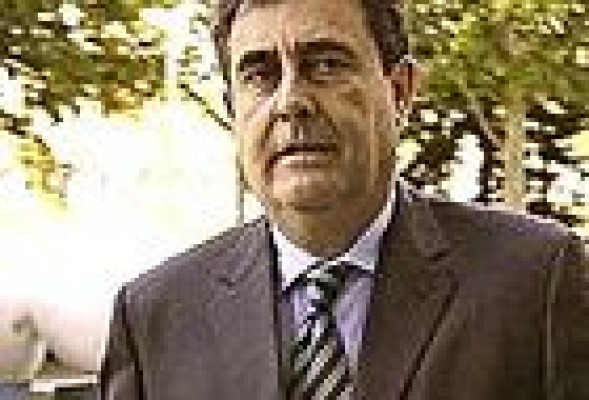 El juez imputa a Luis Lobón y a la responsable jurídica de Cacsa en 2004