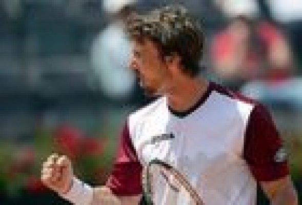 Ferrero gana a Monfil y se mete en octavos en Roma 