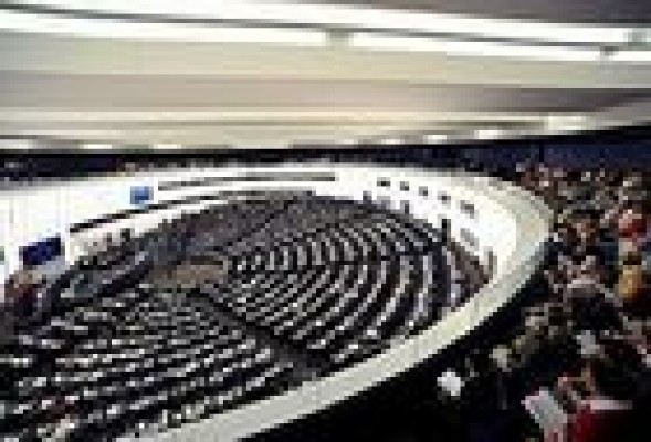 Bruselas niega que esté trabajando en un plan de emergencia por si Grecia sale del euro