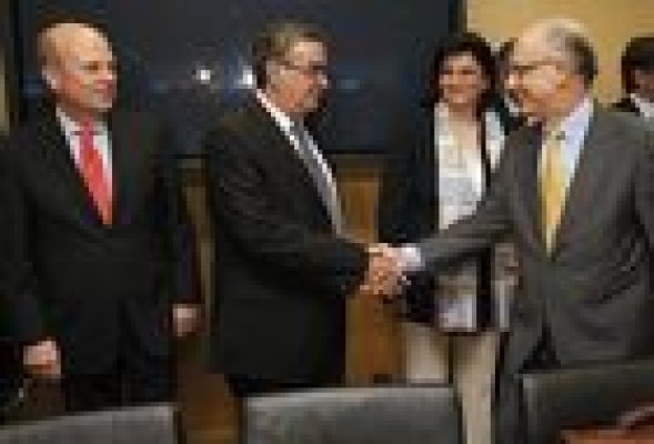 El Gobierno obliga al Consell a imputar a 2011 el doble de 'facturas en el cajón' del previsto