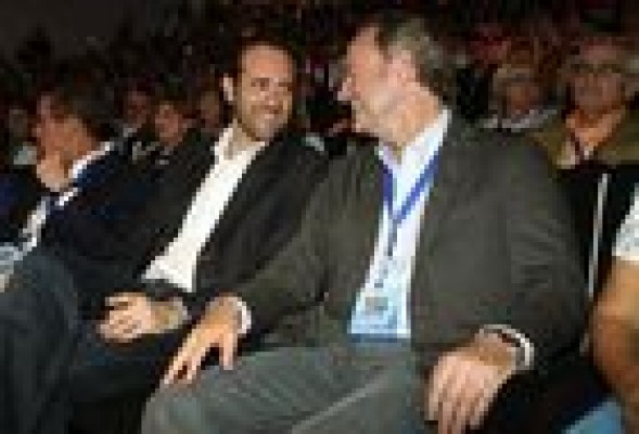 Fabra convoca a los 'populares' a 