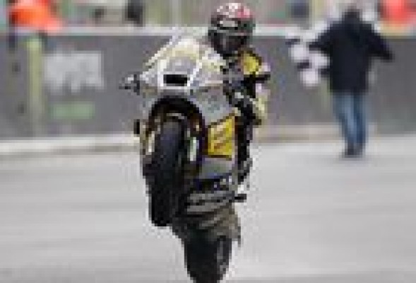 Luthi gana en Moto2 y le da el liderato a Pol Espargaró 