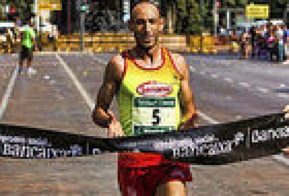 Hassane Ahuchar y Amelia Martín Martinez ganan la 30ª Volta a Peu
