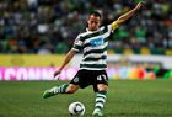Las cuentas obligan al Valencia a decidirse por Joao Pereira