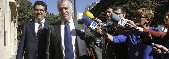 La excúpula del PPCV desfila por el TSJCV