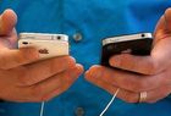 Apple ultima su iPhone low cost de prepago