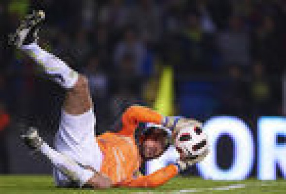 El Villarreal traspasa a Diego López al Sevilla por 3 millones