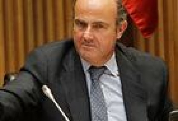 Luis de Guindos no descarta que las cajas mantengan una participación mínima en BFA-Bankia