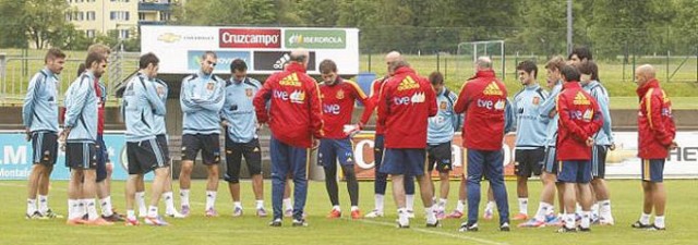 1.500 personas pagan 10 euros por ver entrenar a la selección 