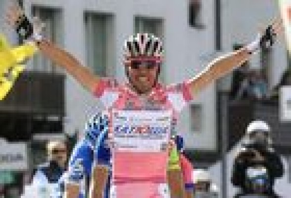 'Purito' gana la etapa y roza el Giro 