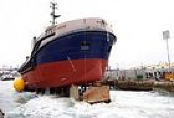El grupo Boluda cierra los astilleros de Unión Naval de Valencia y despide a toda la plantilla