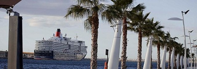 El Puerto de Alicante rebajará entre un 30 y un 40% las tasas a los cruceros