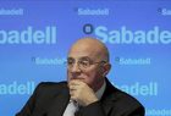 Oliu confirma que los clientes de CAM con preferentes podrán canjearlas por acciones del Banco Sabadell