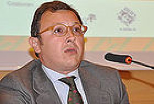 Alberto Fabra destituye a un cargo cercano a Cotino por llamar 
