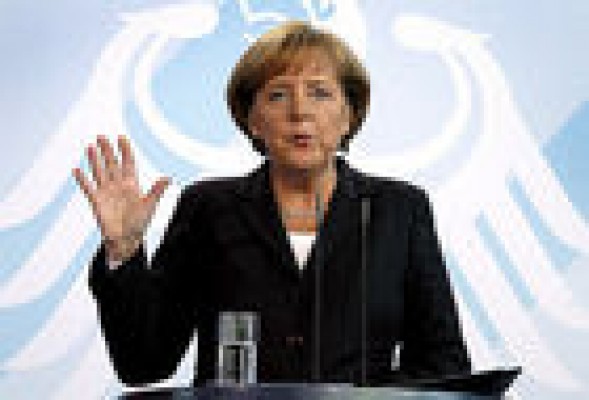 Merkel busca calmar las aguas en su Gobierno en medio de la crisis global