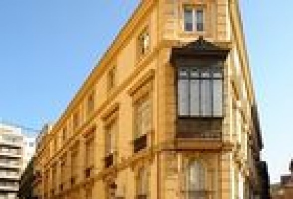 CEV anuncia el despido de la mitad de su plantilla y un recorte generalizado de sueldos