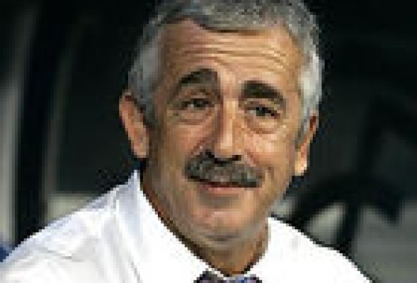Fallece por un infarto el técnico Manolo Preciado
