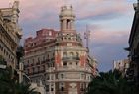 Banco de Valencia, objetivo: completar con éxito la subasta antes de que lleguen 'los hombres de negro'