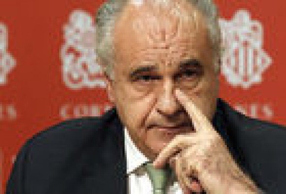 Blasco delega sus funciones de portavoz en las Corts hasta que se aclare su situación judicial